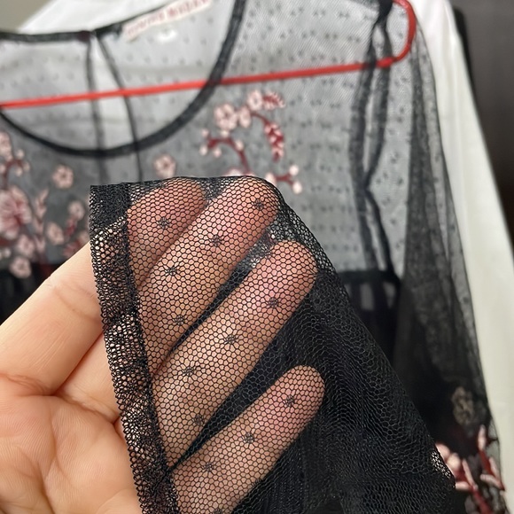 Guntas Madan beautiful sheer top - Picture 9 of 9